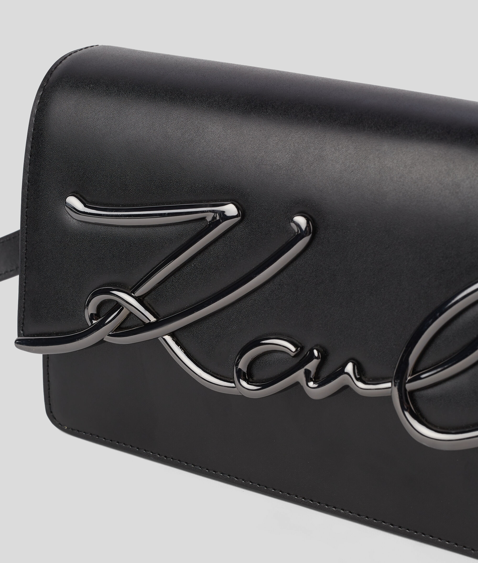 (image for) Leading K/SIGNATURE MEDIUM SHOULDER BAG